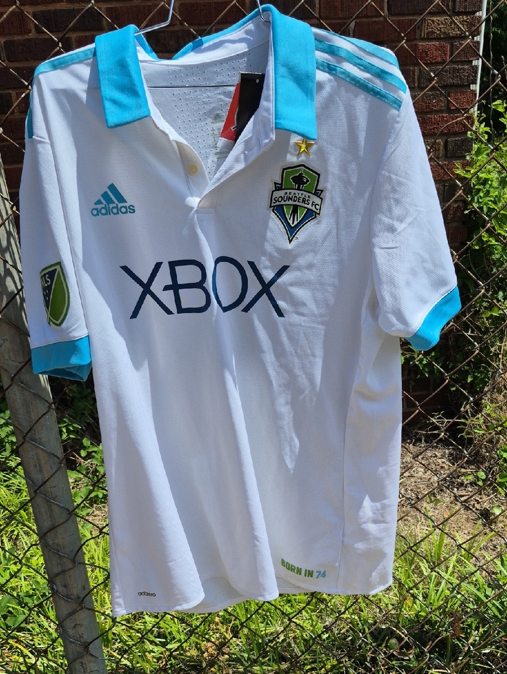 MLS Seattle Sounders Jersey XBox  Men’s XL Please Read